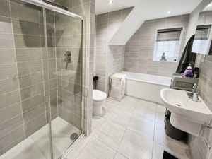 FAMILY BATHROOM - click for photo gallery